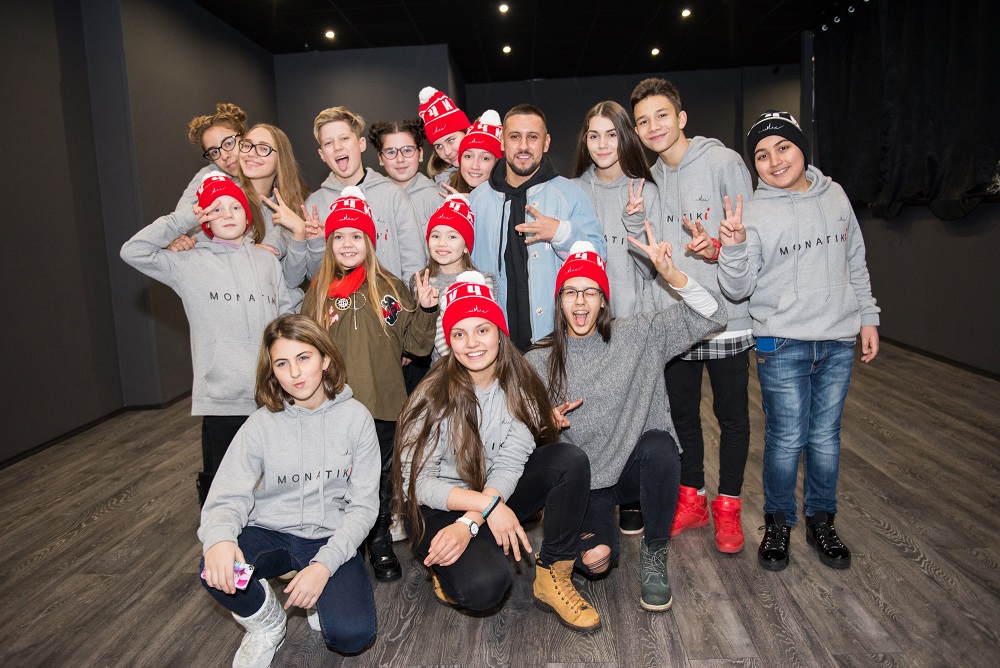 Monatik собрал всех своих детей на сольном концерте в Киеве